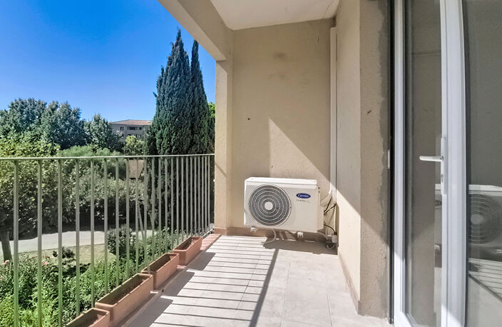 FREJUS T3 BELLE RENOVATION PARKING CAVE — photo 3