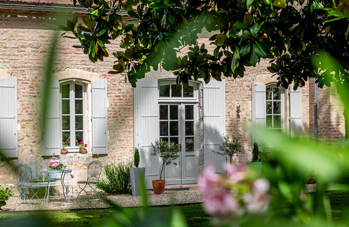 À 45 min de Bordeaux Élégante propriété du XIXe siècle de près de 460 m² avec maison de maître, piscine et canal — photo 4