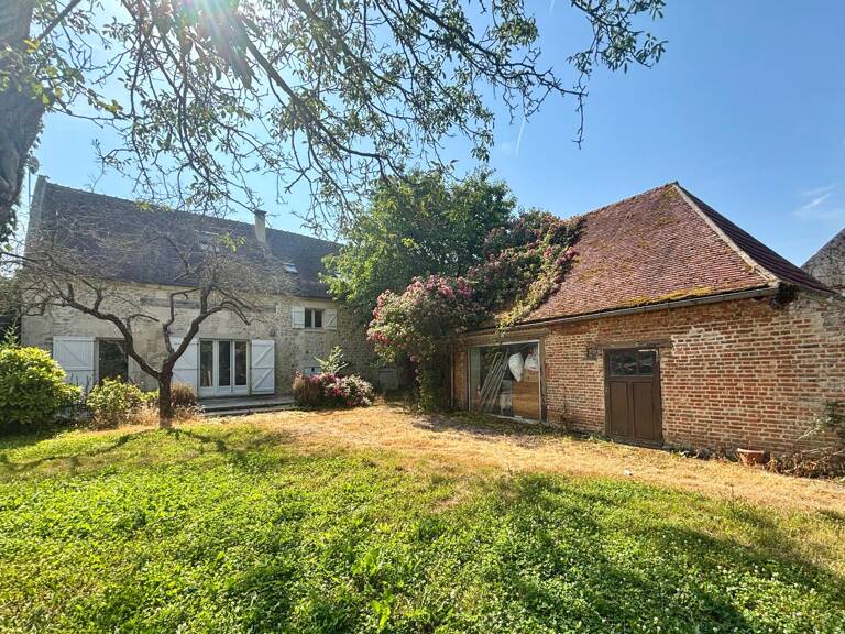 Maison de 117 m² avec jardin et dépendances — photo 1