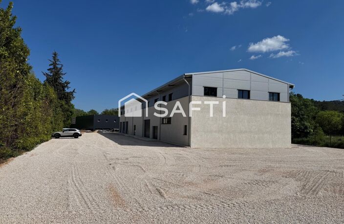 Local d'activité récent de 235 m². — photo 3