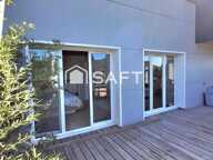 Plain-pied contemporain avec piscine et terrain privé — photo 2