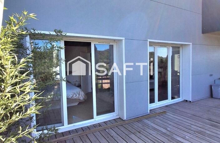 Plain-pied contemporain avec piscine et terrain privé — photo 2