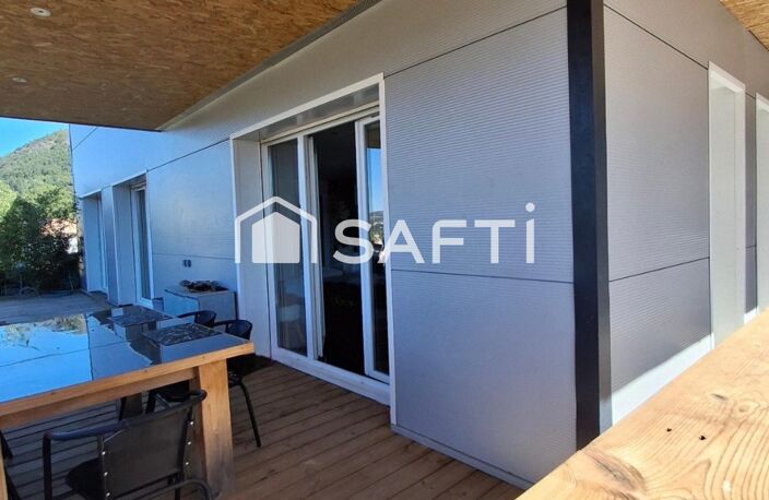 Plain-pied contemporain avec piscine et terrain privé — photo 3