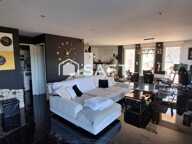 Plain-pied contemporain avec piscine et terrain privé — photo 4