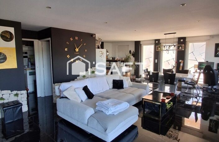 Plain-pied contemporain avec piscine et terrain privé — photo 4