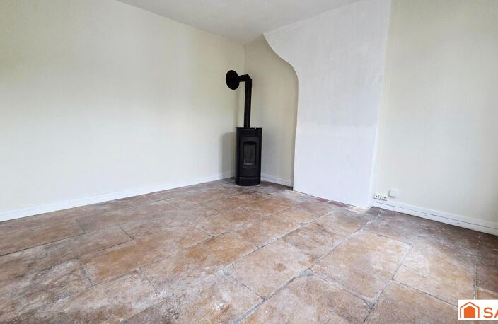 MAISON ANCIENNE EN PIERRE AVEC 4 CHAMBRES — photo 4