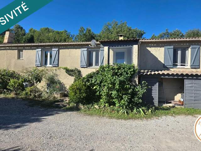 Terrain de 911m² en zone UC avec maison à réhabiliter — photo du bien