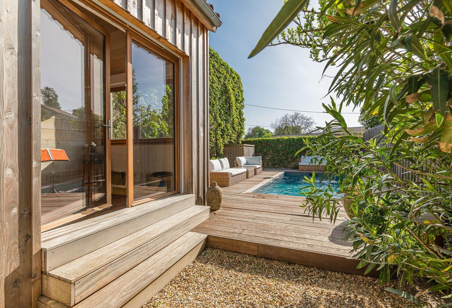 Maison en pierre avec piscine et dépendance — photo 1