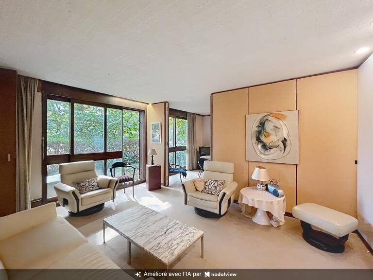 En pleine verdure, beau T4 de 88 m2 à rénover — photo 1