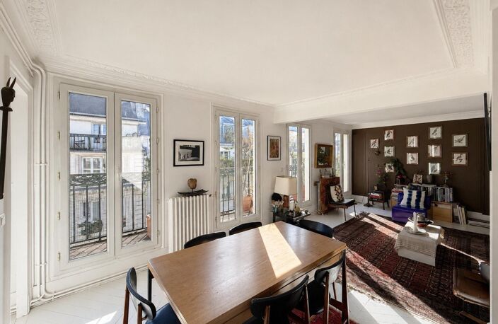 10e / DUPLEX DE CHARME, DERNIER ÉTAGE AVEC BALCON — photo 2
