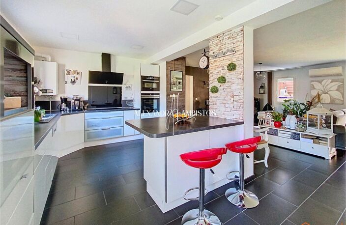 Maison familiale - 4 pièces - 102m² — photo 2