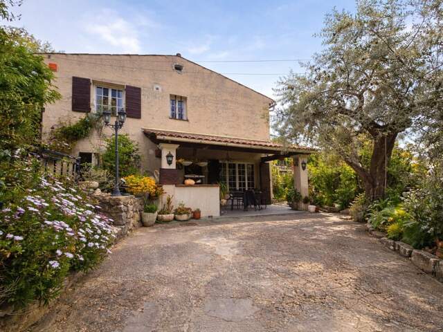 Venez découvrir cette charmante maison — photo du bien