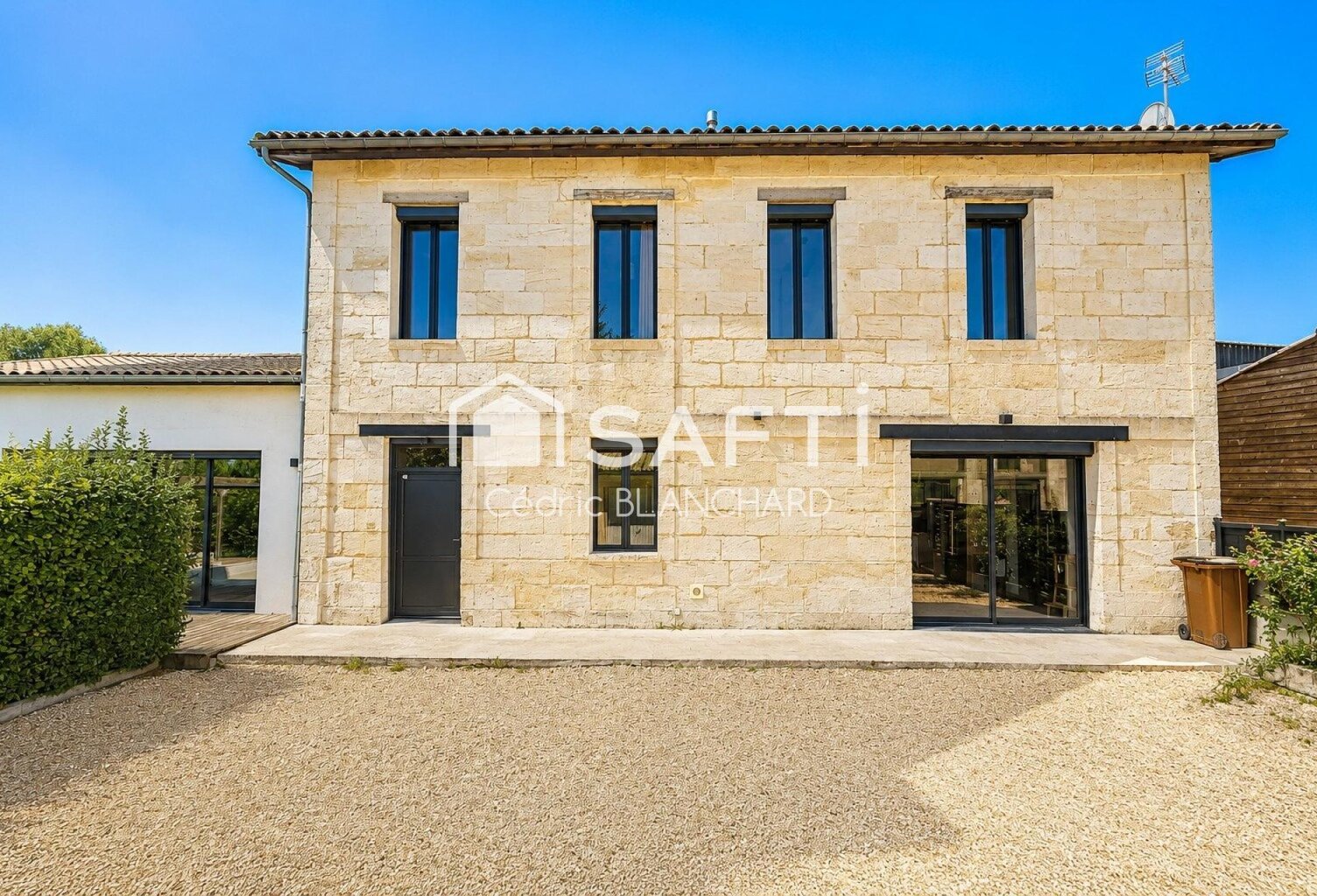 Maison de charme en pierre de taille avec piscine — photo 1