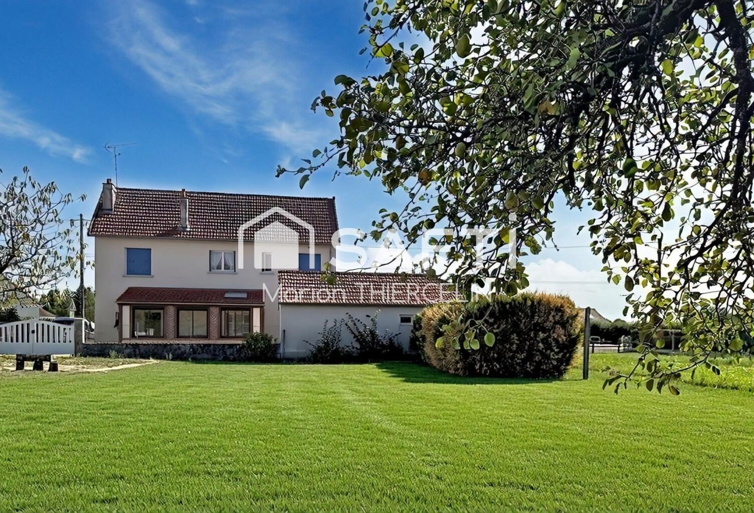 Maison à rénover avec belle parcelle de terrain de plus de 4000m² donnant sur le canal d'Orléans — photo 1