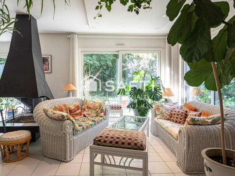 SUPERBE MAISON DANS UN QUARTIER RESIDENTIEL DE BIEVRES — photo 1