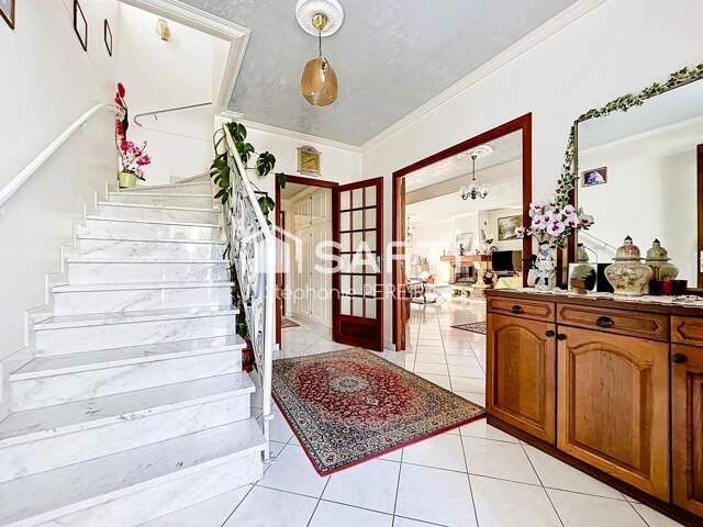 Maison individuelle avec grand séjour et jardin — photo du bien