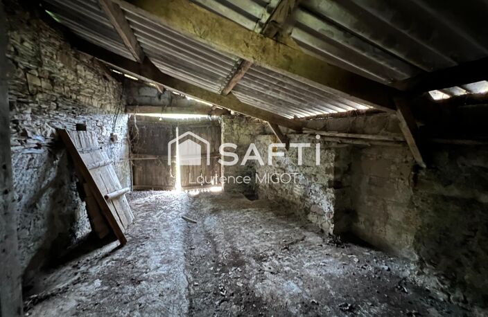 Bâtisse en pierre à rénover  Beau potentiel — photo 2
