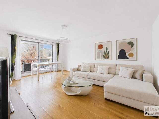 4 PIÈCES MODERNE SANS VIS-À-VIS AVEC BALCON, CAVE ET PARKING. — photo du bien