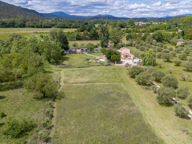 Villa indépendante T4 + 7 001m2 de terrain + dépendance + annexes — photo du bien