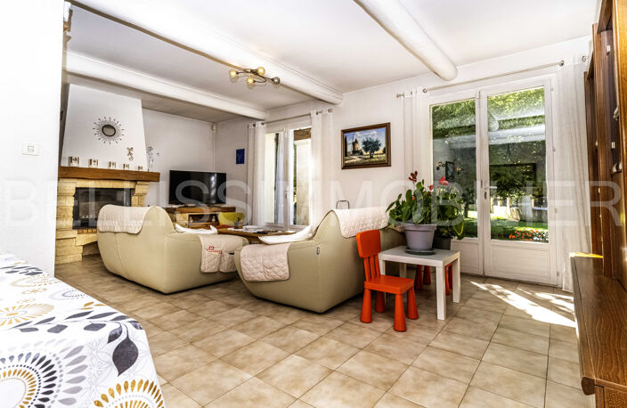 Maison de plain-pied avec terrain et piscine — photo 2
