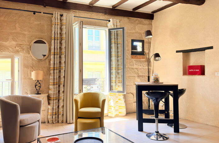 Uzès centre, studio entièrement meublé dans un immeuble de caractère... — photo 2