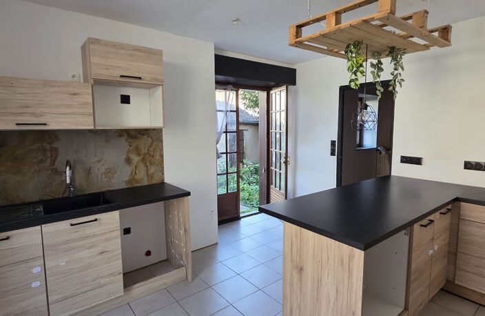 Vente Maison de village 5 pièces — photo 2