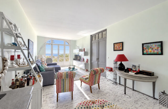 Royan - Villa balnéaire d'exception en première ligne de mer — photo 2