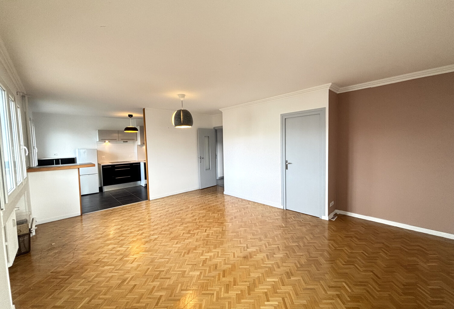 F4 - Secteur Fauriel avec garage et balcon — photo 1