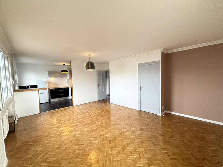 F4 - Secteur Fauriel avec garage et balcon — photo 1
