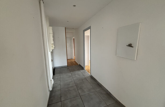F4 - Secteur Fauriel avec garage et balcon — photo 4