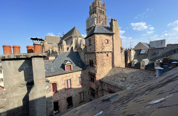RODEZ : Hyper centre beau T3 duplex — photo 2