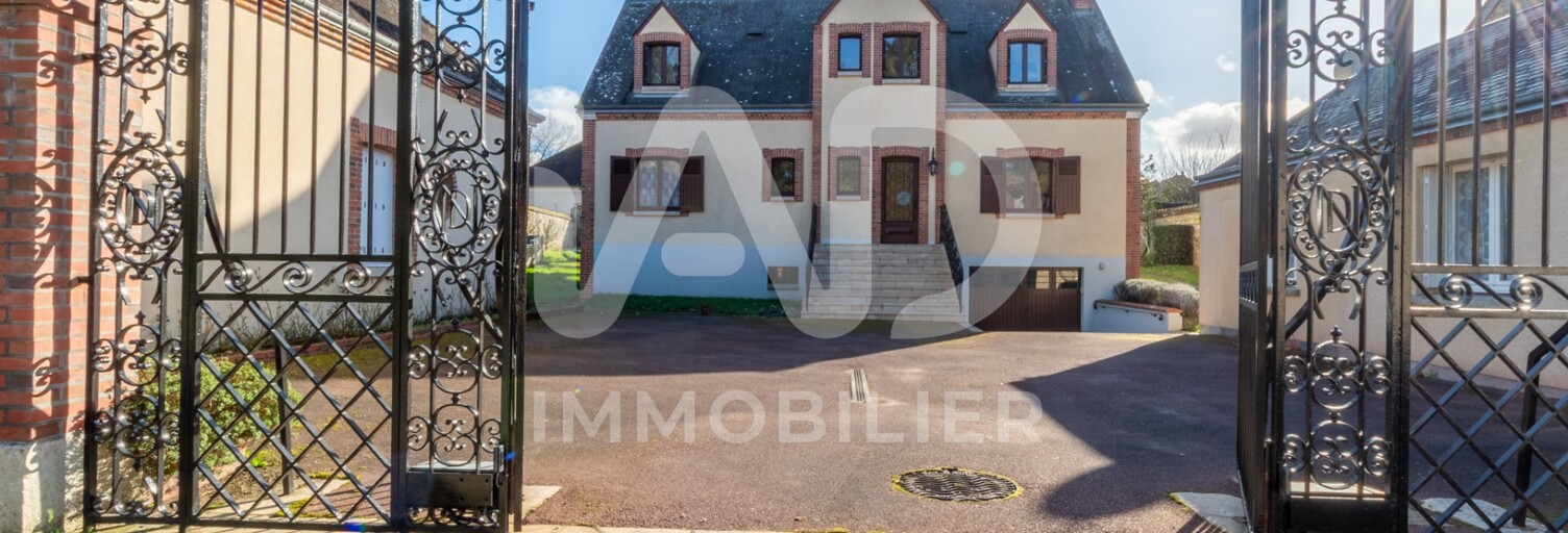 Maison 10 Pièces 178 m² à vendre à Lorris (45260)