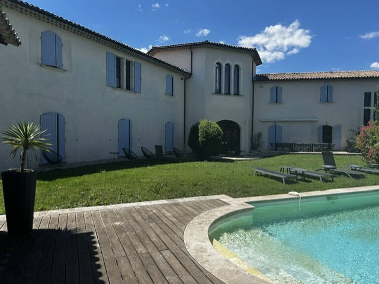 Maison de 528 m2 meublée St Marcel Les Sauzet — photo 1