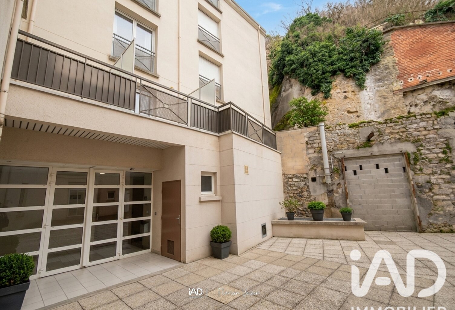 Vente Studio 1 pièce — photo 1