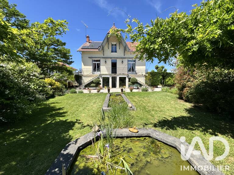 Vente Maison/villa 8 pièces — photo 1