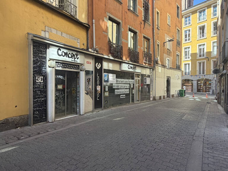 Murs Libre rue des clercs — photo 1