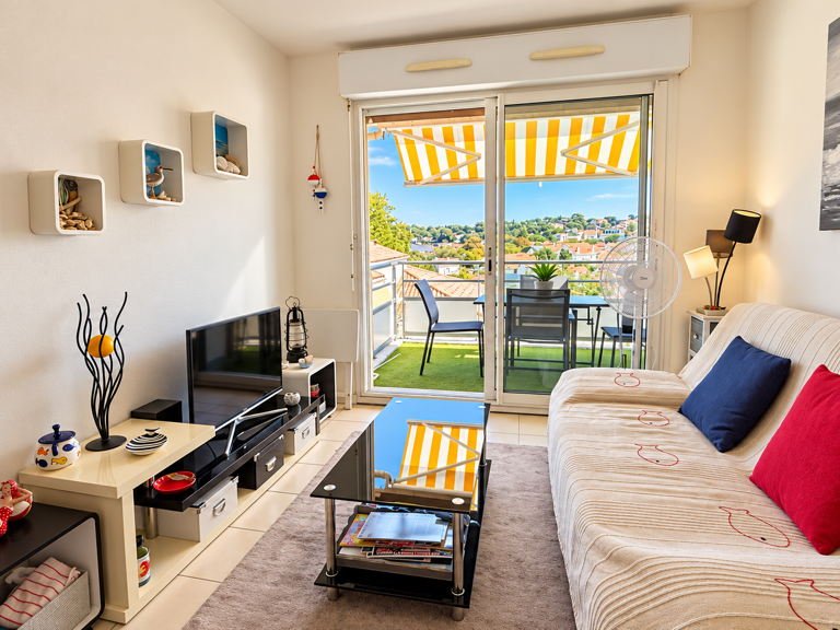 APPARTEMENT T2 VUE DEGAGEE - DERNIER ETAGE - PONTAILLAC PLAG — photo 1