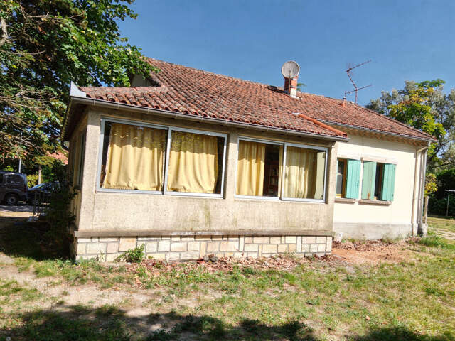 À VENDRE VILLA 100 m2 avec véranda SUR TERRAIN CONSTRUCTIBLE - SAUVE — photo du bien
