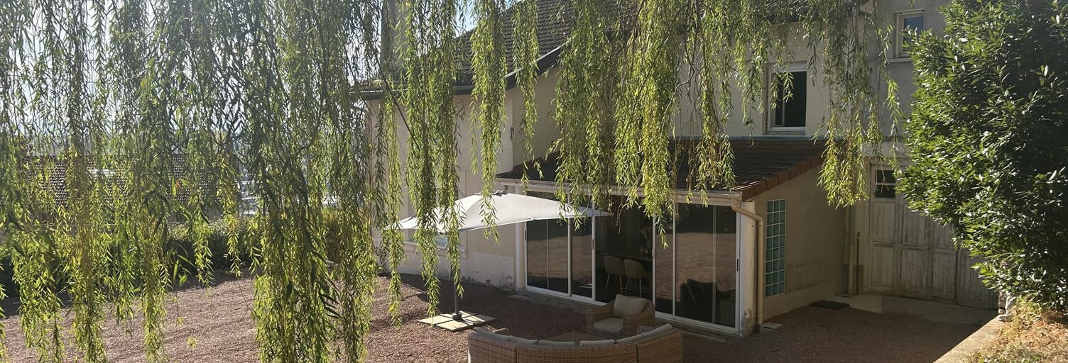 Maison 7 Pièces 138 m² à vendre à Thizy-les-Bourgs (69240)