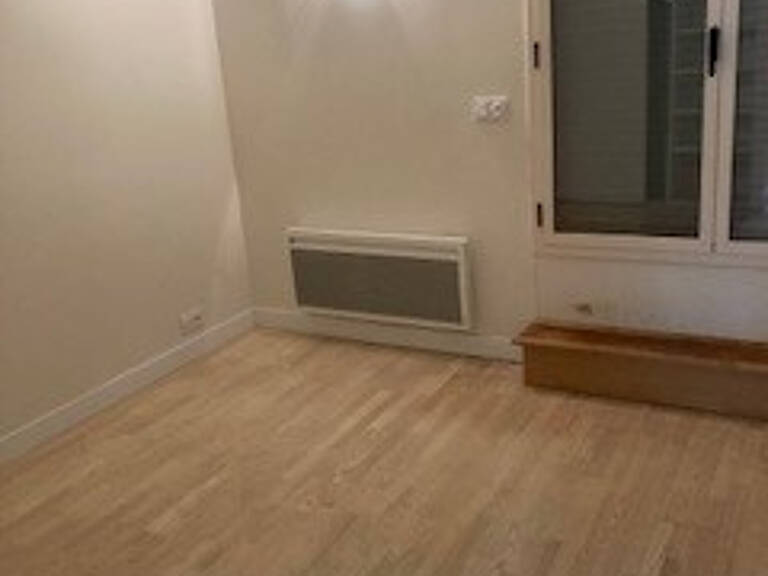 GRAND T2 AVEC TERRASSE - RUE PEYRONNET BORDEAUX — photo 1