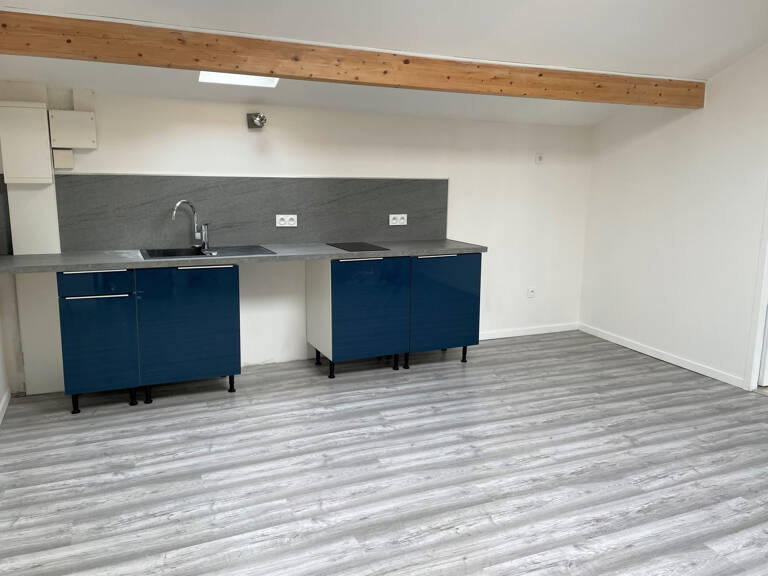 Bel appartement T2 en location à Saint-Rambert-D'Albon — photo 1