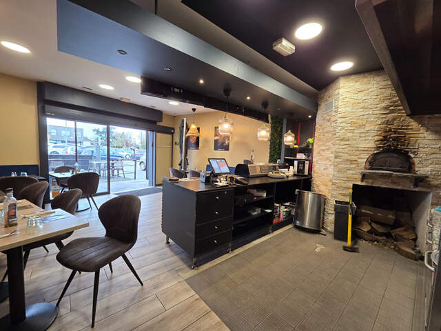 À VENDRE FONDS DE COMMERCE PIZZERIA  FONBEAUZARD — photo du bien