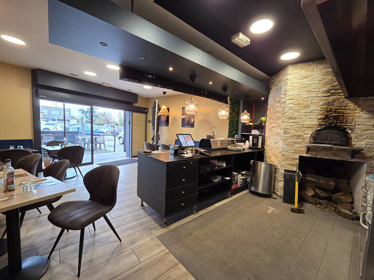 À VENDRE FONDS DE COMMERCE PIZZERIA  FONBEAUZARD — photo 1