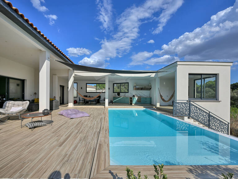 Maison contemporaine de plain-pied avec piscine et vue dégagée sur 3000m2 de parcelle — photo 1
