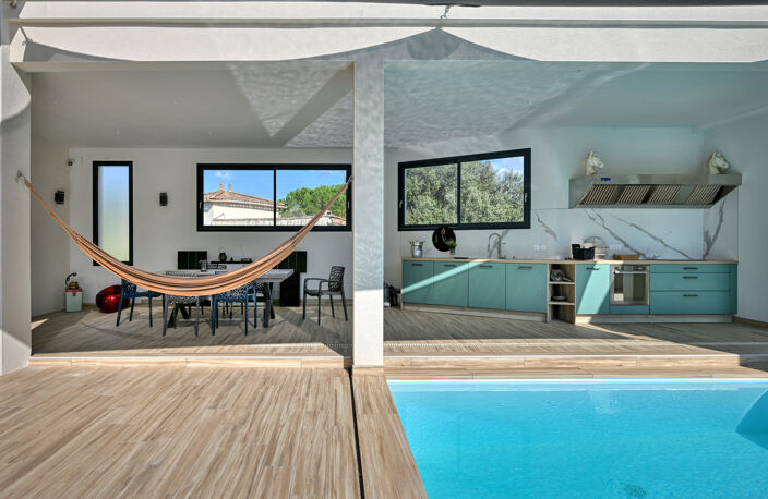 Maison contemporaine de plain-pied avec piscine et vue dégagée sur 3000m2 de parcelle — photo 3