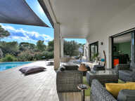 Maison contemporaine de plain-pied avec piscine et vue dégagée sur 3000m2 de parcelle — photo 4