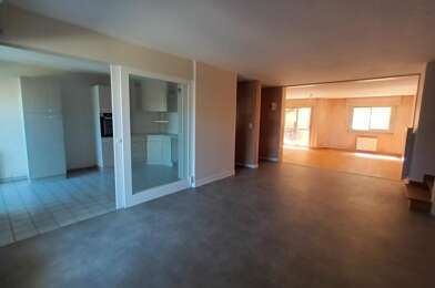 Appartement 6 pièces 1140 €
