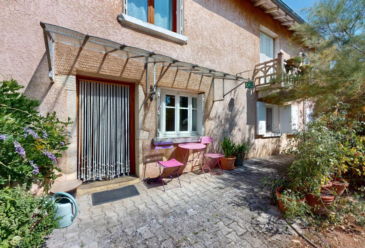 Saint-Didier-de-Formans - Maison ancienne avec cachet et beau terrain — photo 1