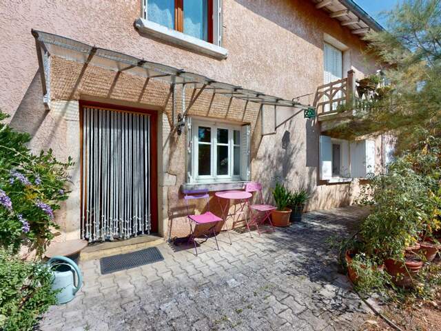 Saint-Didier-de-Formans - Maison ancienne avec cachet et beau terrain — photo du bien