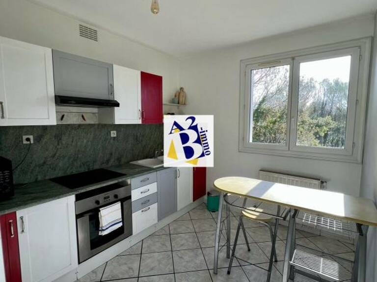 ANGOULEME, Appt T3, garage — photo 1